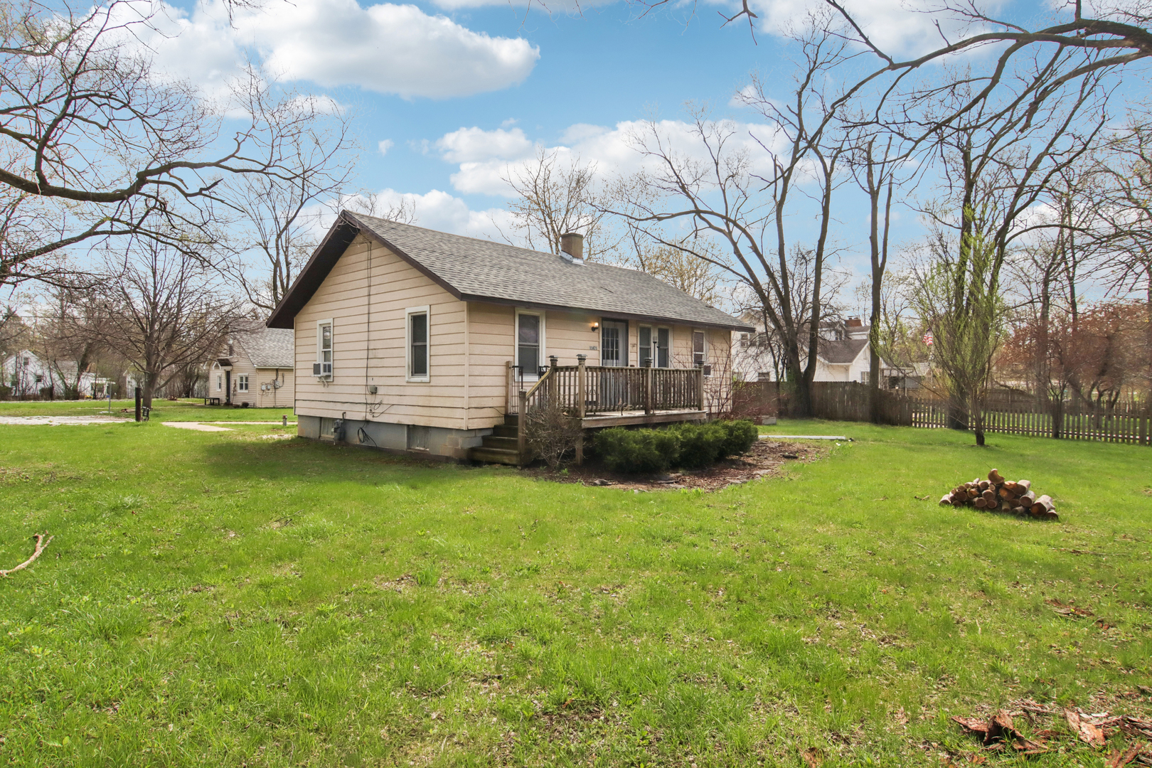 11471 W Leland Avenue, Beach Park, IL 60099