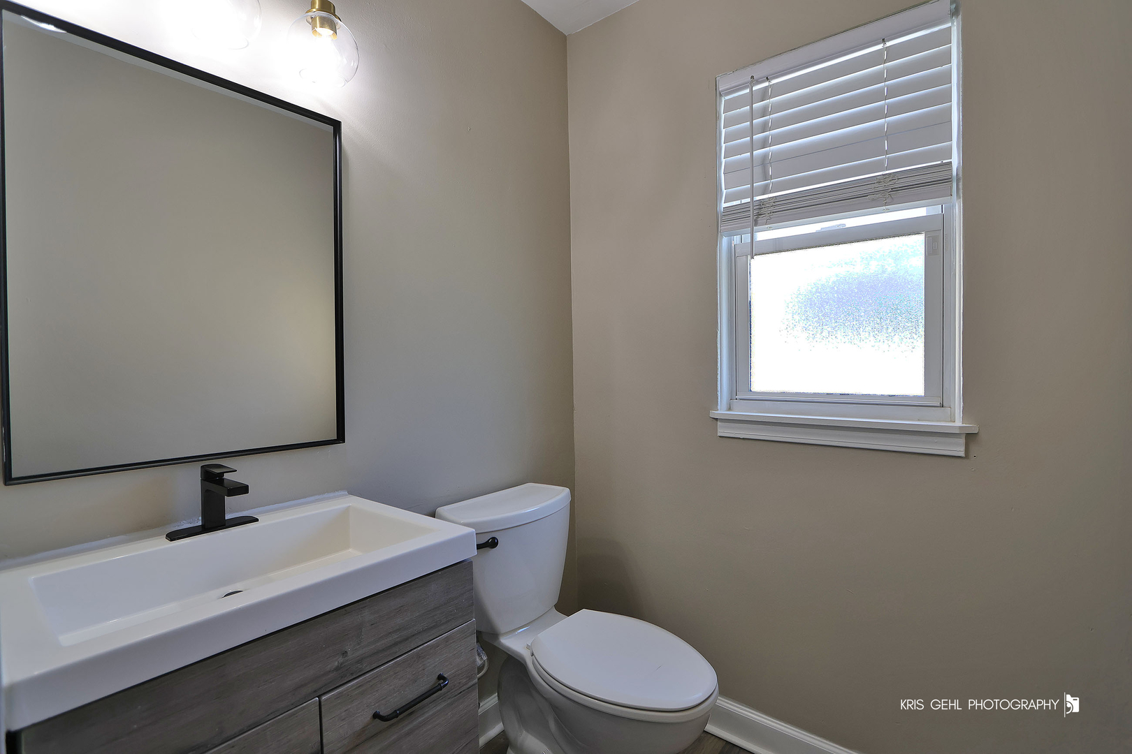 447 S Elmhurst Road, Mount Prospect, IL 60056