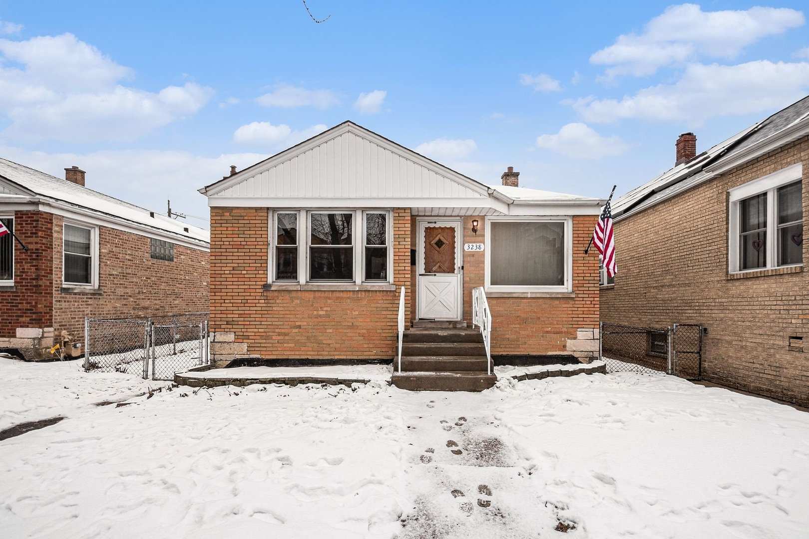3238 N Narragansett Avenue, Chicago, IL 60634