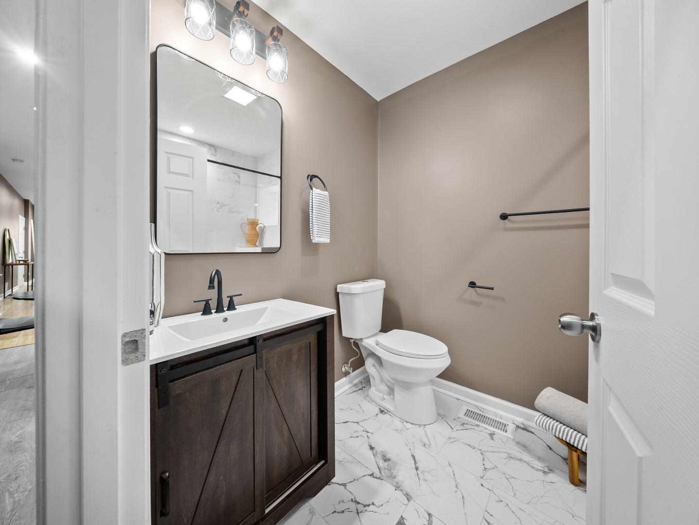 1232 S 51st Avenue, Cicero, IL 60804