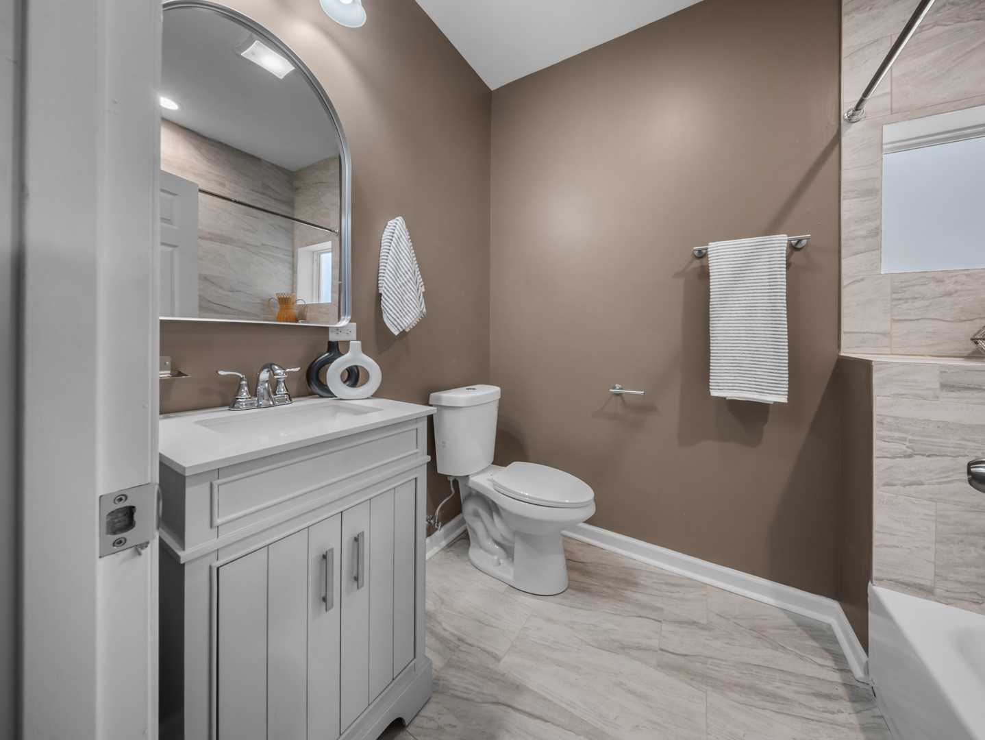 1232 S 51st Avenue, Cicero, IL 60804