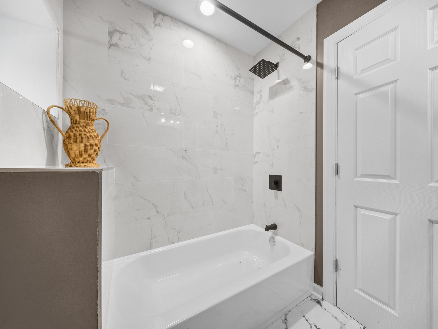 1232 S 51st Avenue, Cicero, IL 60804