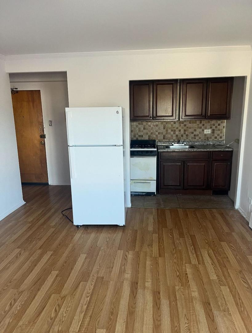 2610 W Berwyn Avenue #208, Chicago, IL 60625