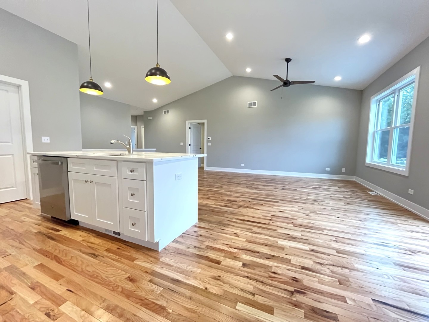 516 COBBLESTONE Circle, Harvard, IL 60033