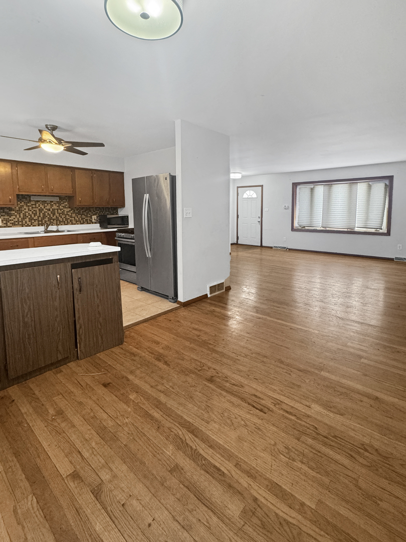 17526 Shirley Drive, Lansing, IL 60438