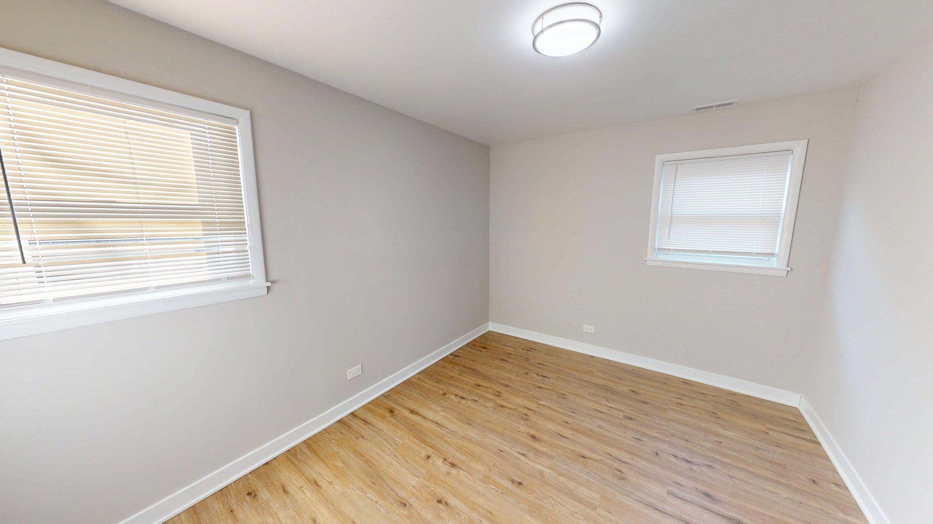 1021 W Vermont Avenue, Chicago, IL 60827