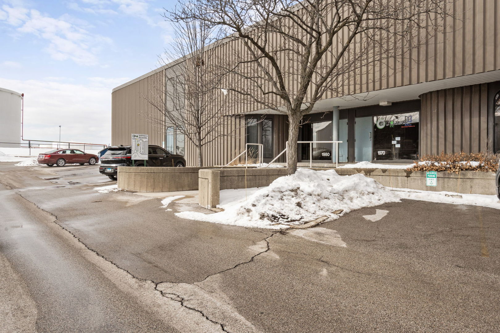 1980 S. Carboy Road, Mount Prospect, IL 60056