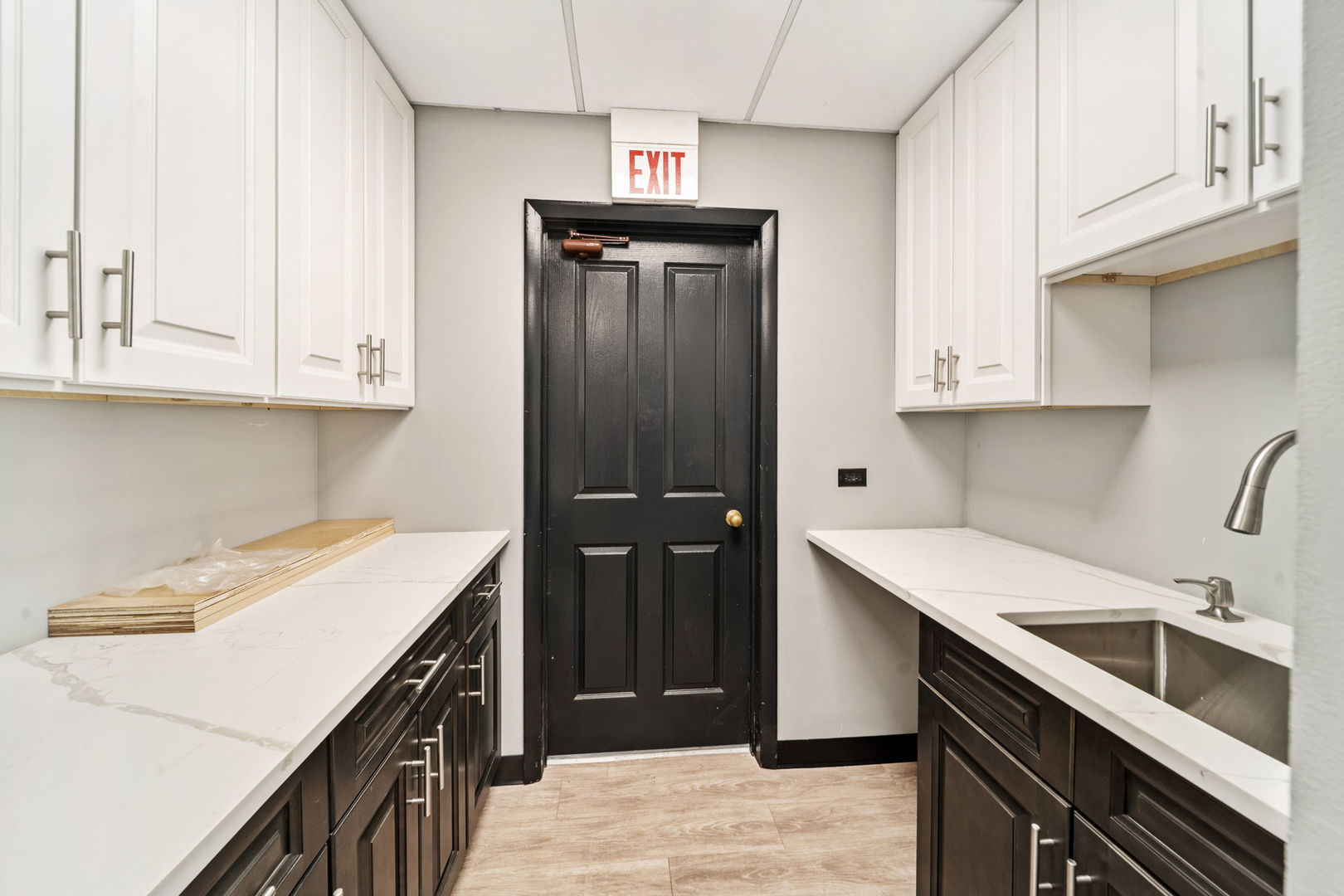 1980 S. Carboy Road, Mount Prospect, IL 60056