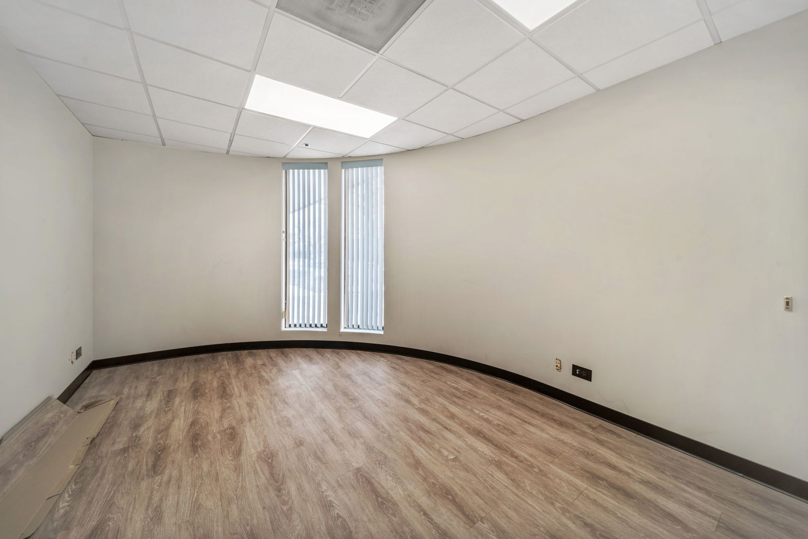 1980 S. Carboy Road, Mount Prospect, IL 60056