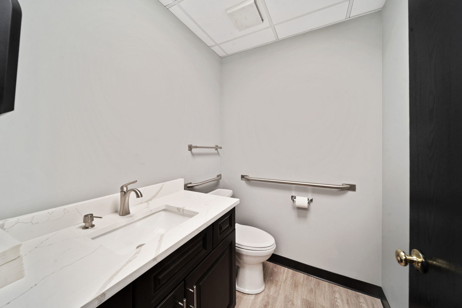 1980 S. Carboy Road, Mount Prospect, IL 60056