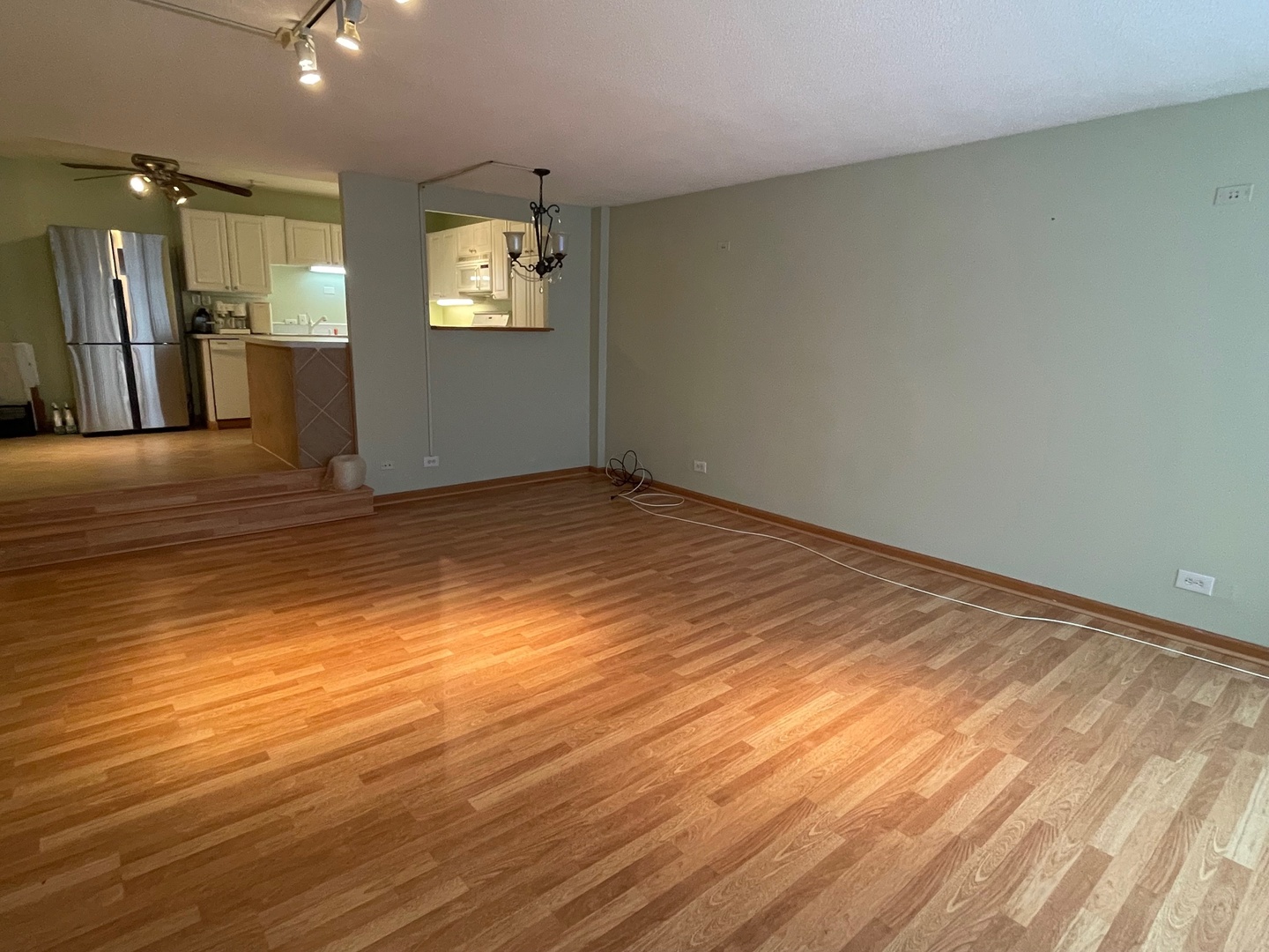 230 E Ontario Street #402, Chicago, IL 60611