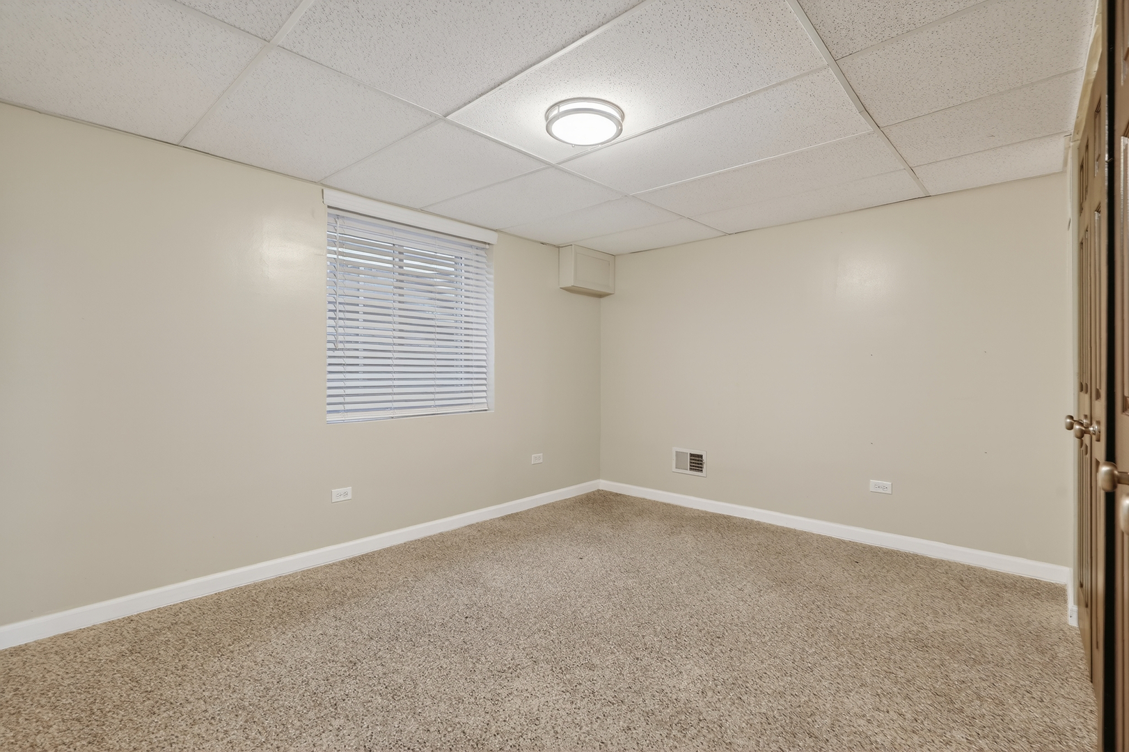 203 S See Gwun Avenue, Mount Prospect, IL 60056