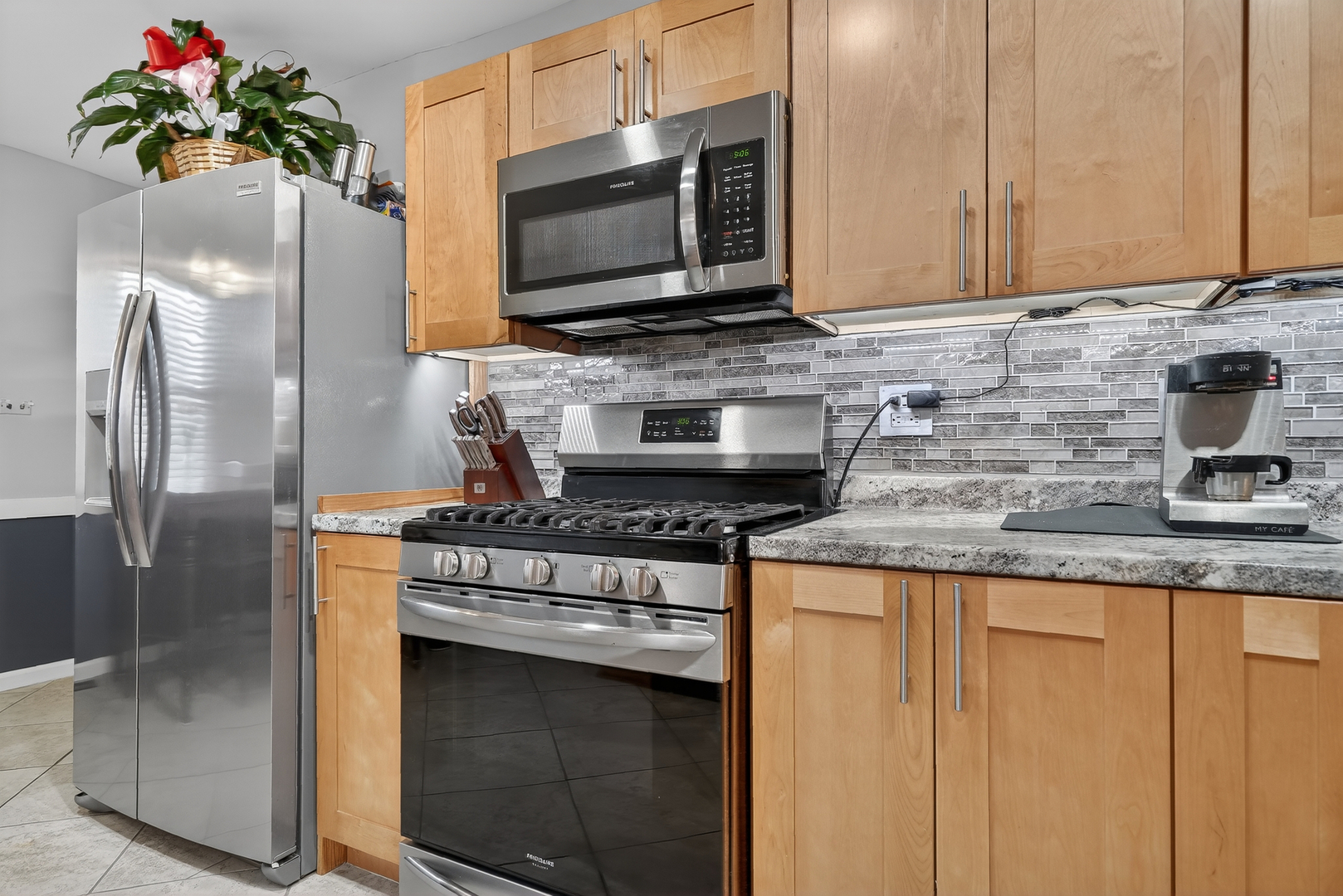 203 S See Gwun Avenue, Mount Prospect, IL 60056