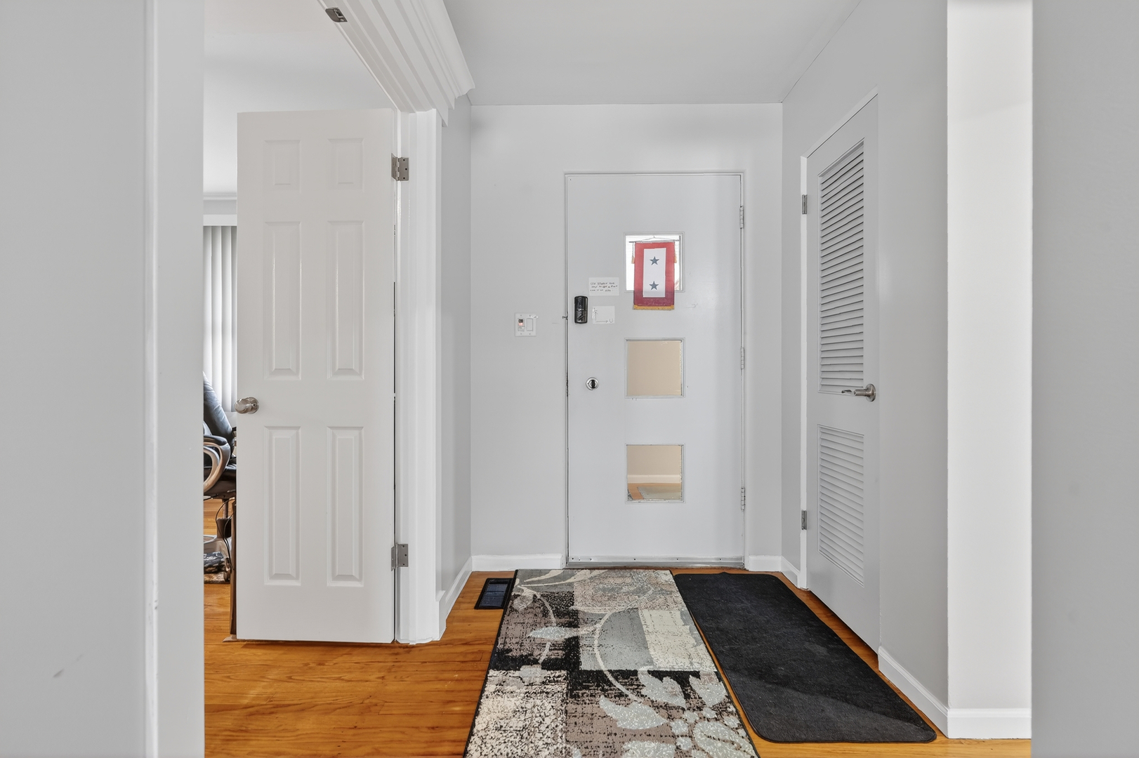 203 S See Gwun Avenue, Mount Prospect, IL 60056