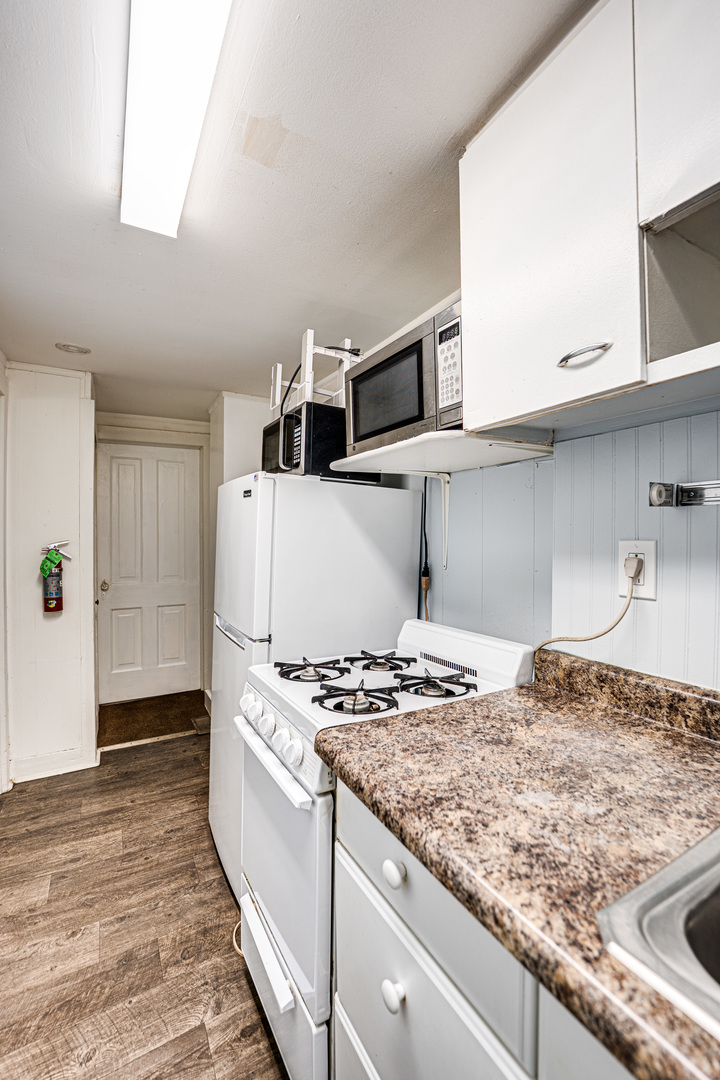 426 N Lake Street #4, Aurora, IL 60506