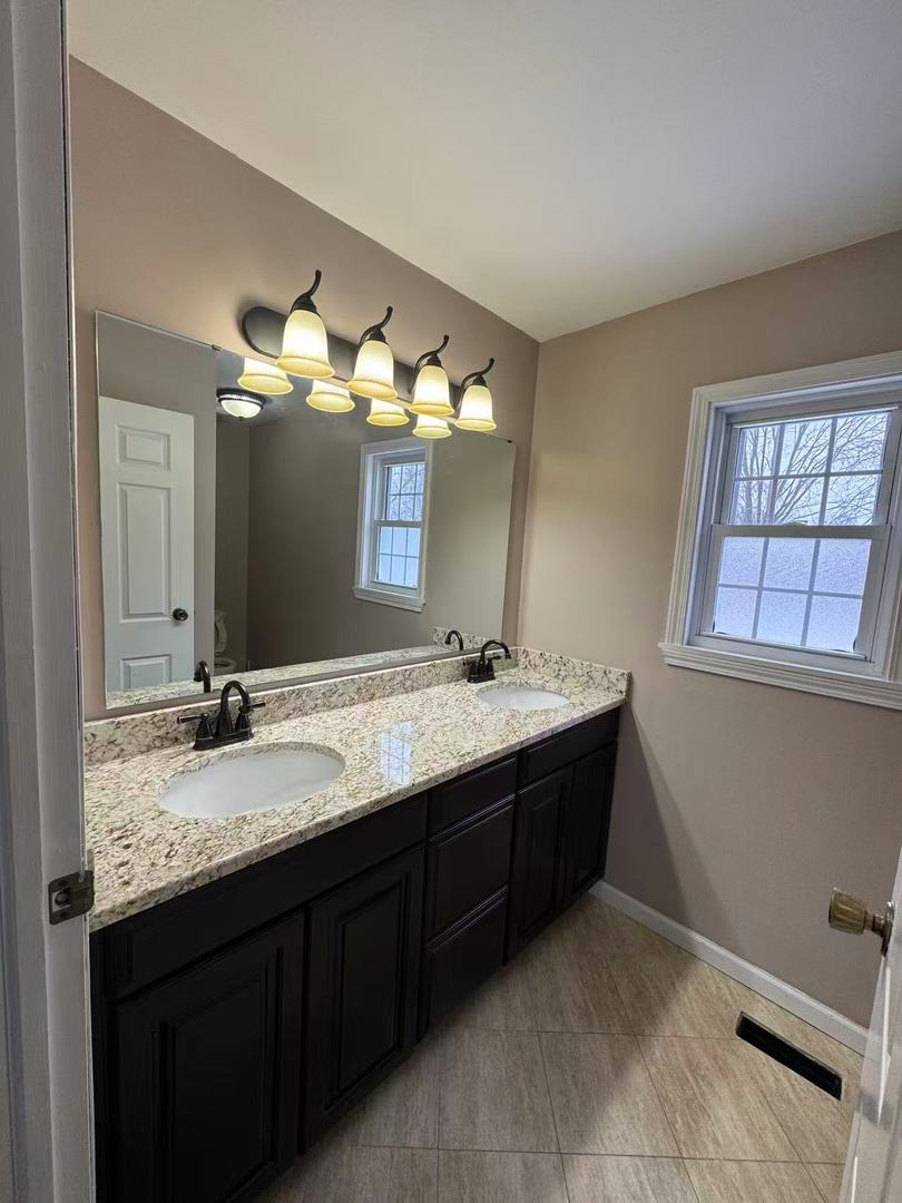 30W011 Kensington Drive, Warrenville, IL 60555