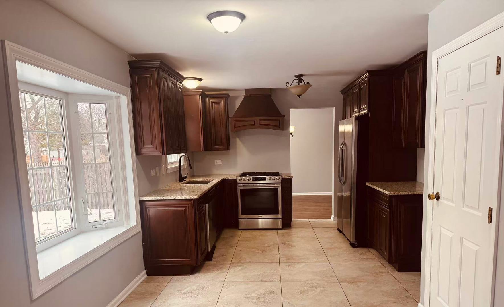 30W011 Kensington Drive, Warrenville, IL 60555