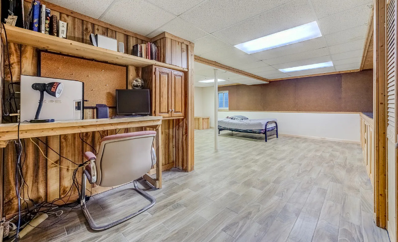 30W011 Kensington Drive, Warrenville, IL 60555