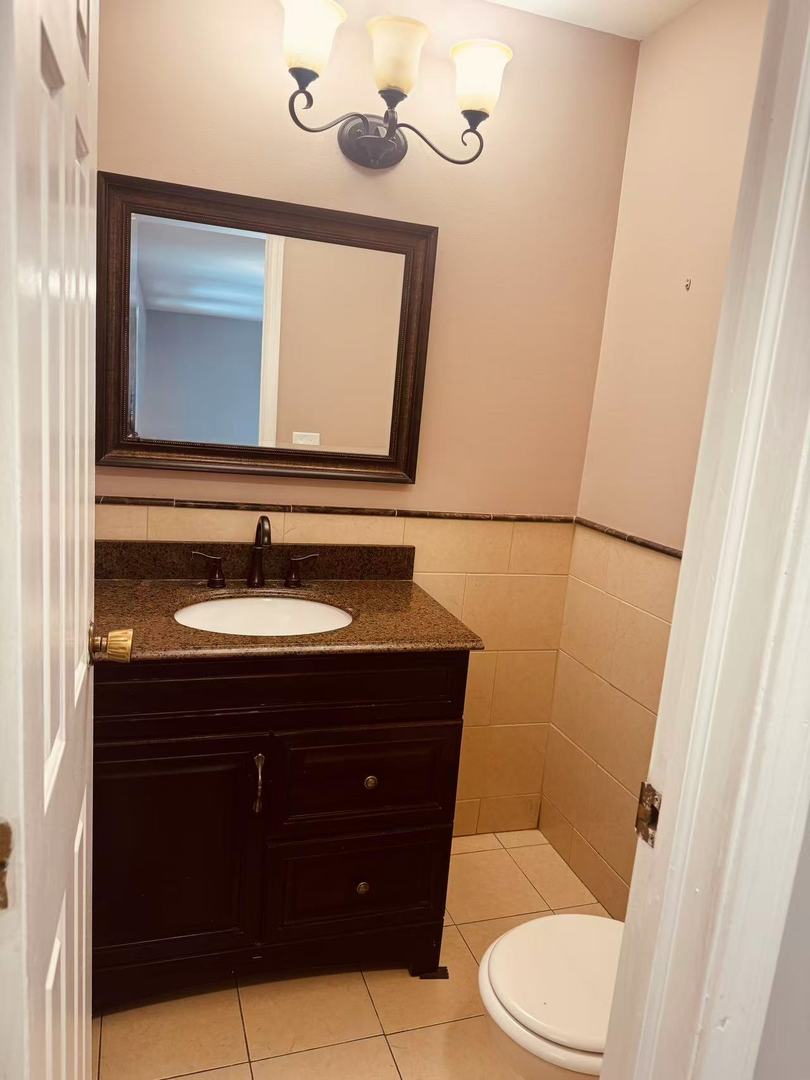 30W011 Kensington Drive, Warrenville, IL 60555