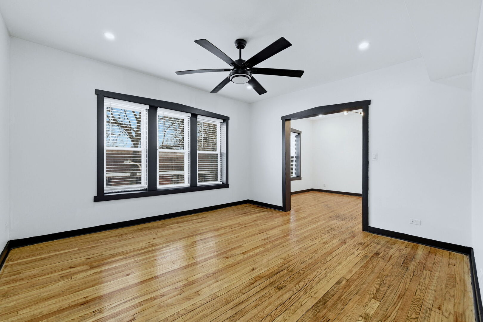 131 E 72nd Street #2E, Chicago, IL 60619