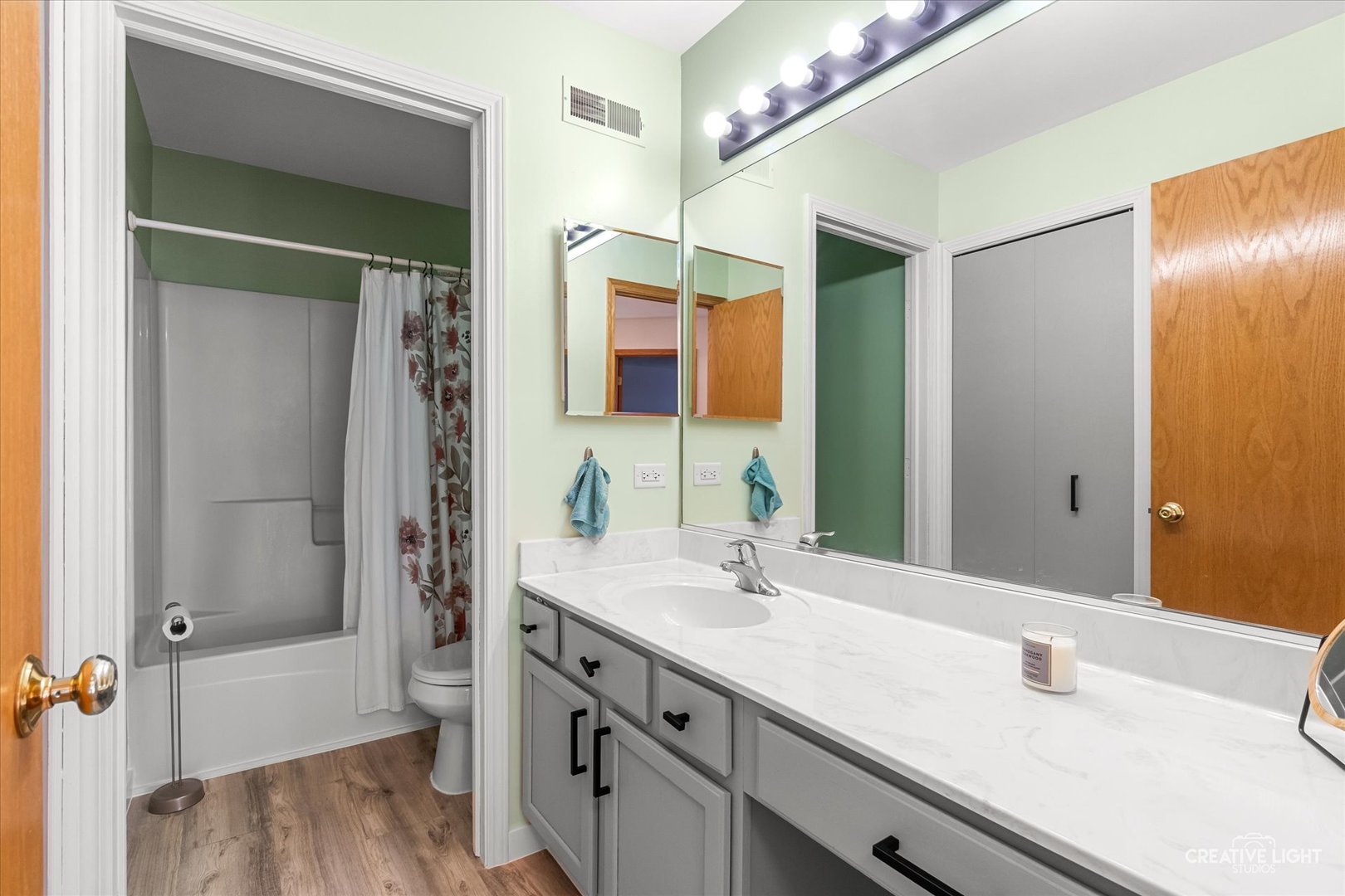 951 Canyon Trail Court, Yorkville, IL 60560