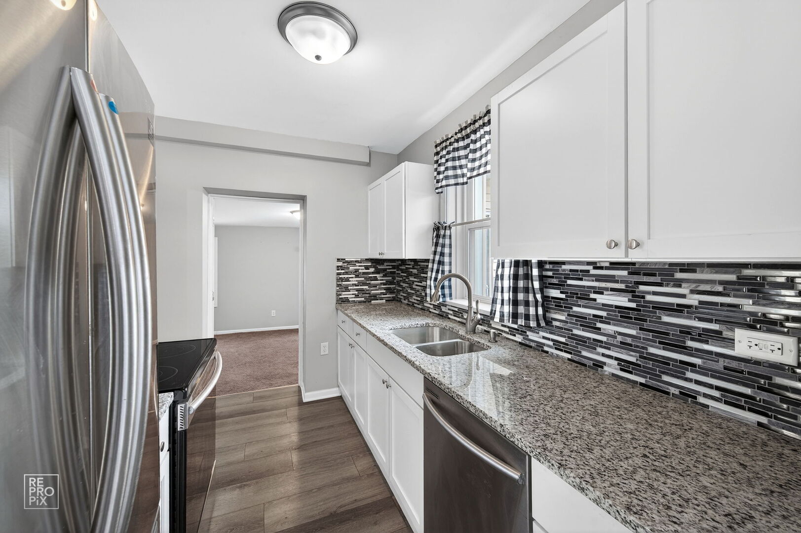 1045 S Columbine Avenue, Lombard, IL 60148