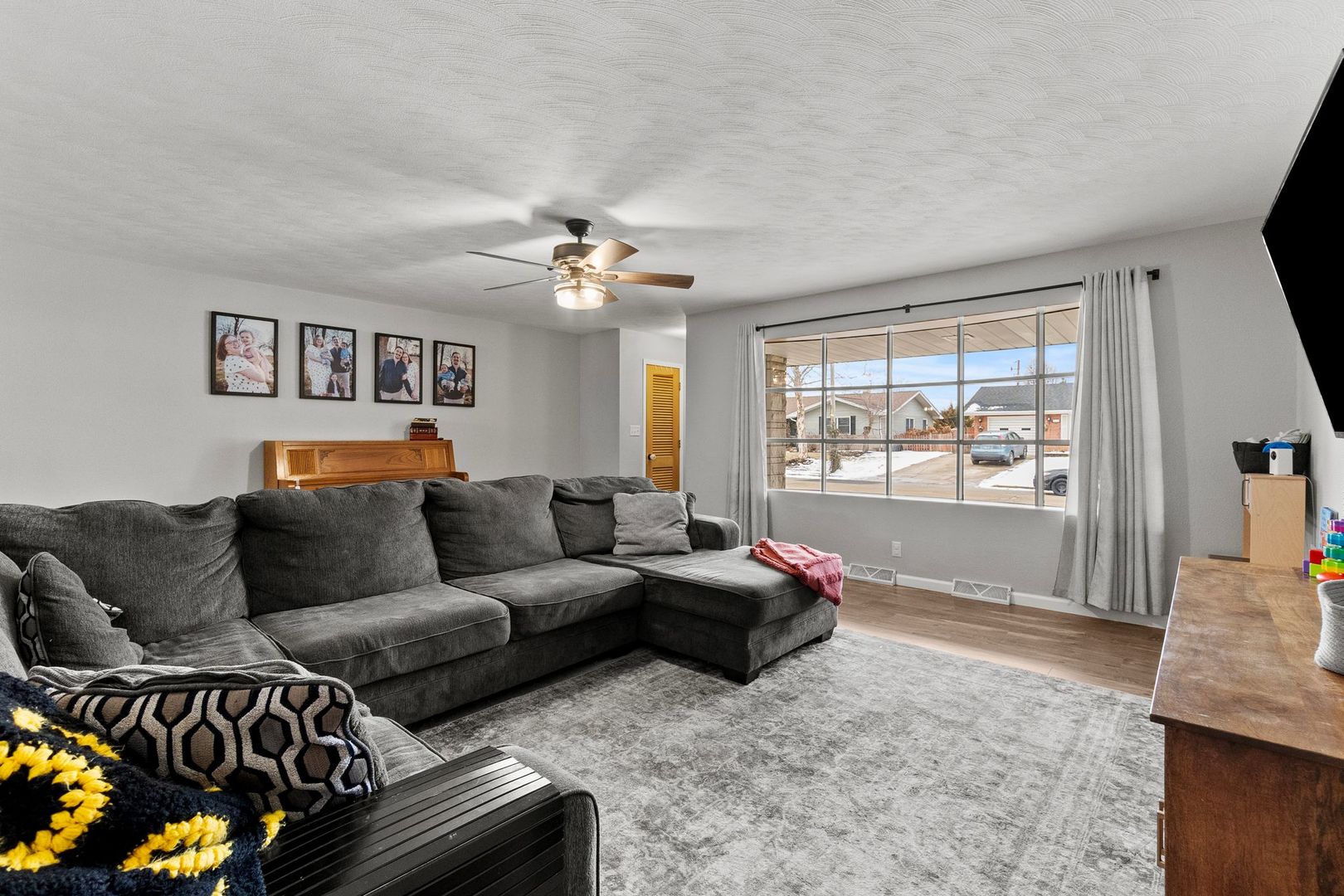 914 Donnie Court, Joliet, IL 60435