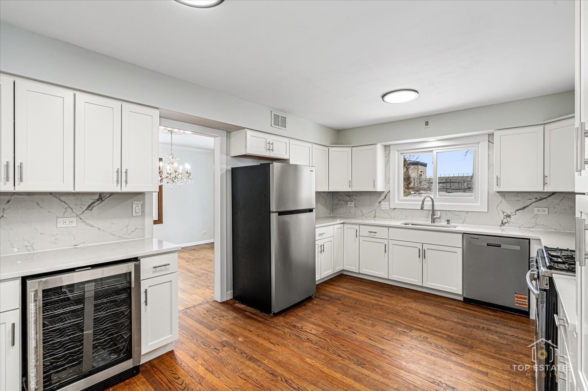 931 CANTERBURY Drive, Schaumburg, IL 60195