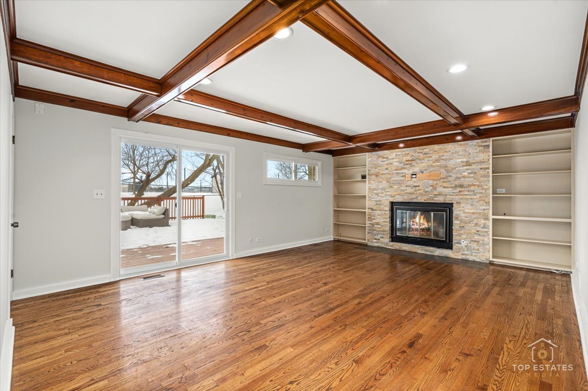 931 CANTERBURY Drive, Schaumburg, IL 60195