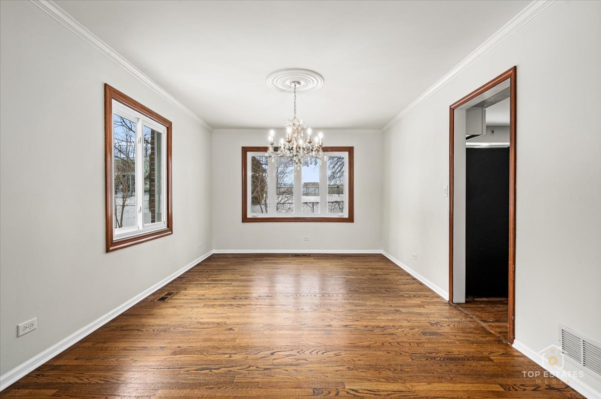 931 CANTERBURY Drive, Schaumburg, IL 60195