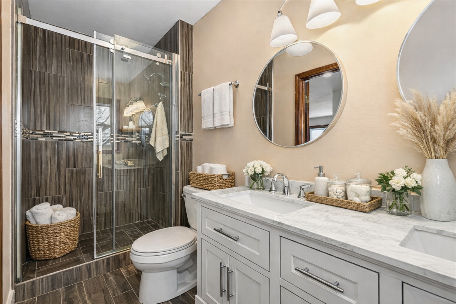 931 CANTERBURY Drive, Schaumburg, IL 60195