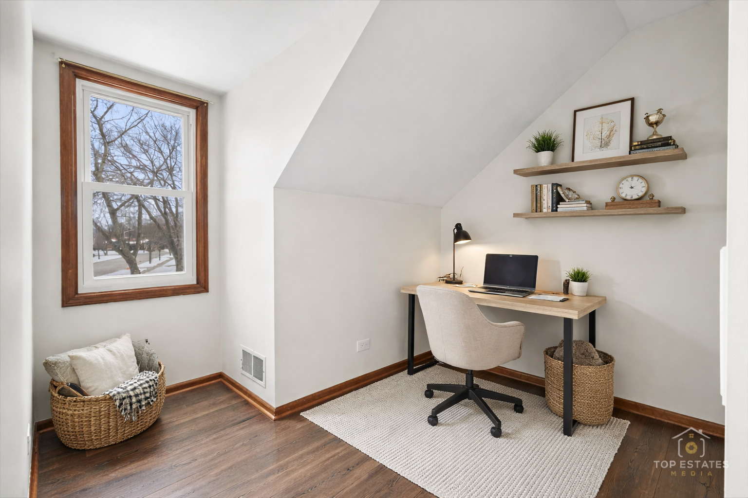 931 CANTERBURY Drive, Schaumburg, IL 60195