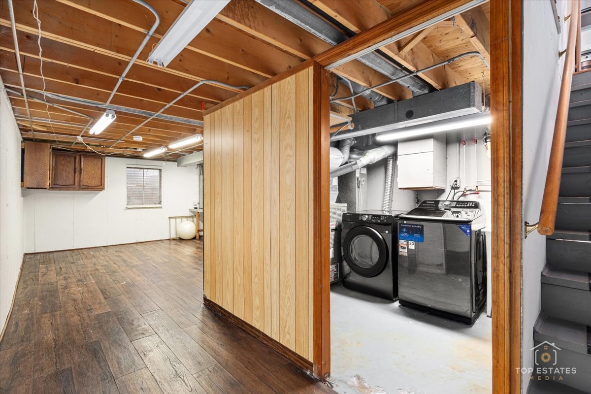 931 CANTERBURY Drive, Schaumburg, IL 60195