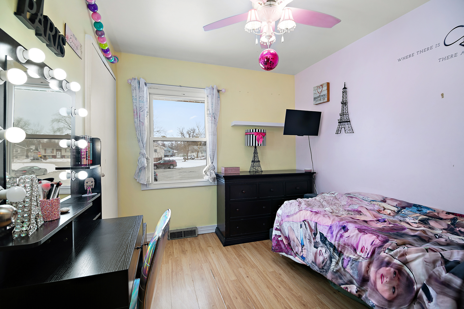 34 S Chestnut Court, Glenwood, IL 60425