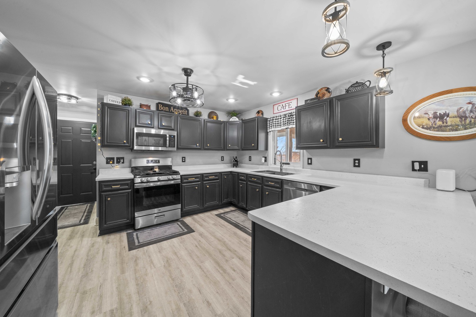 954 HOLIDAY Drive, Lake Holiday, IL 60548