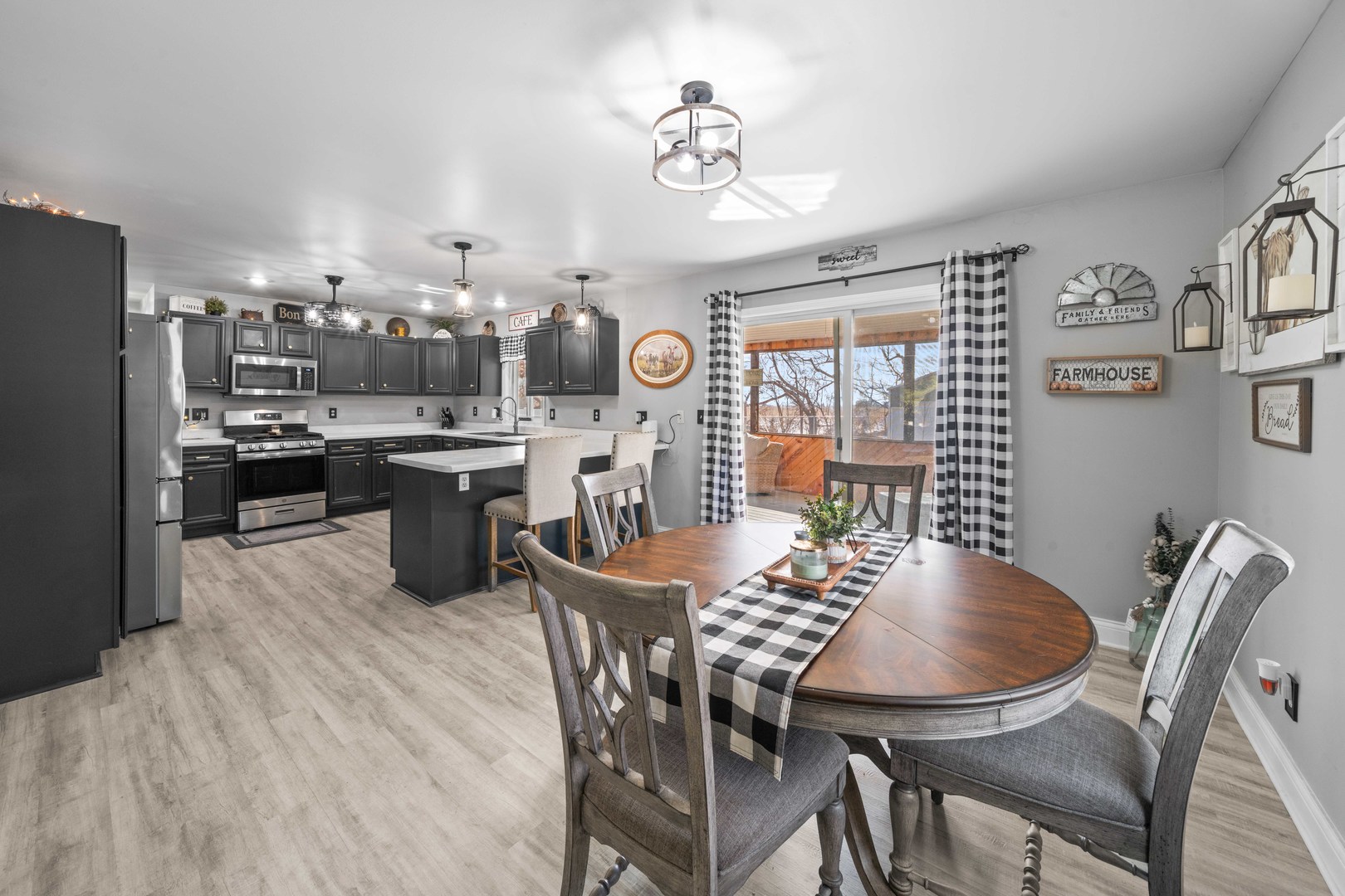 954 HOLIDAY Drive, Lake Holiday, IL 60548