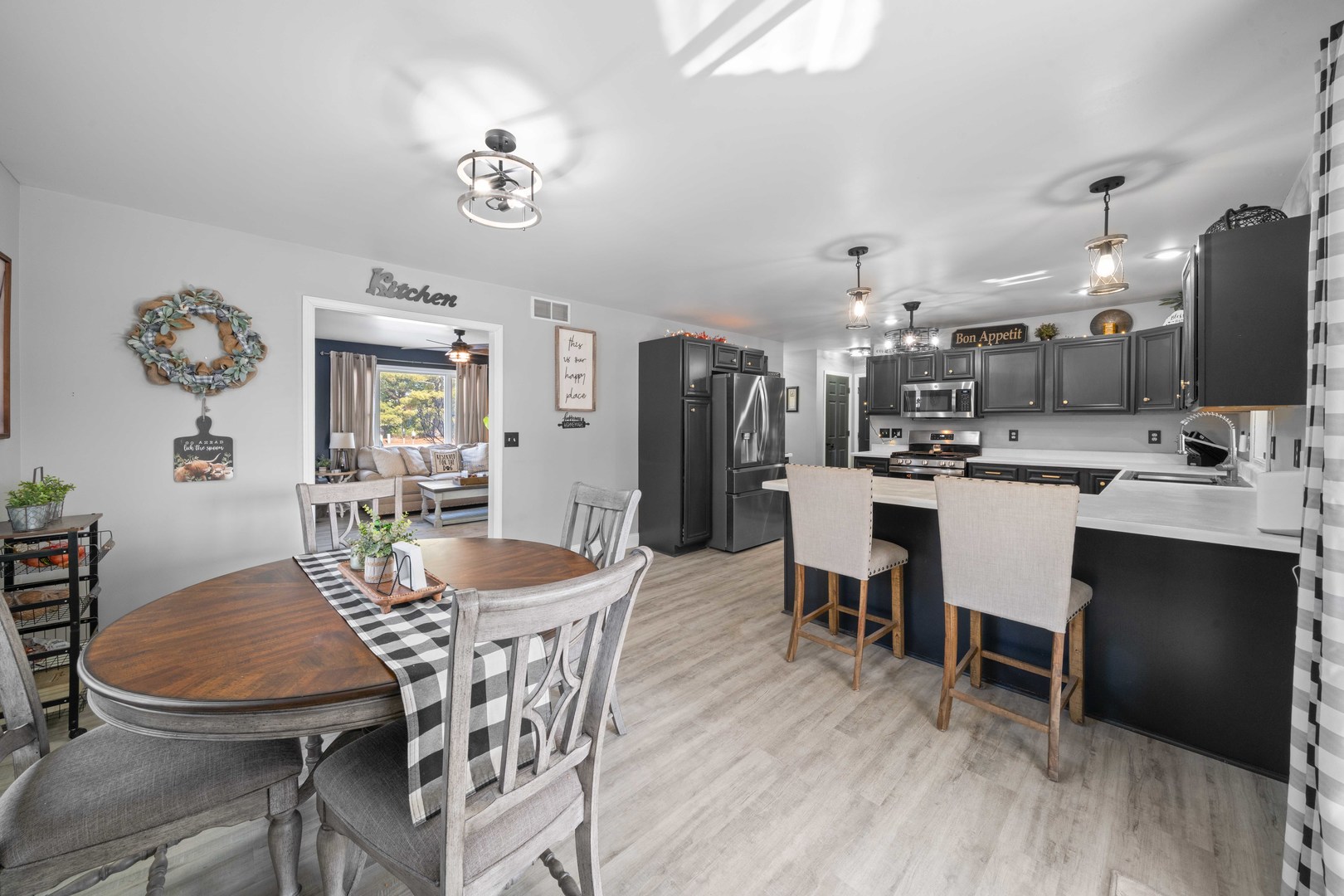 954 HOLIDAY Drive, Lake Holiday, IL 60548