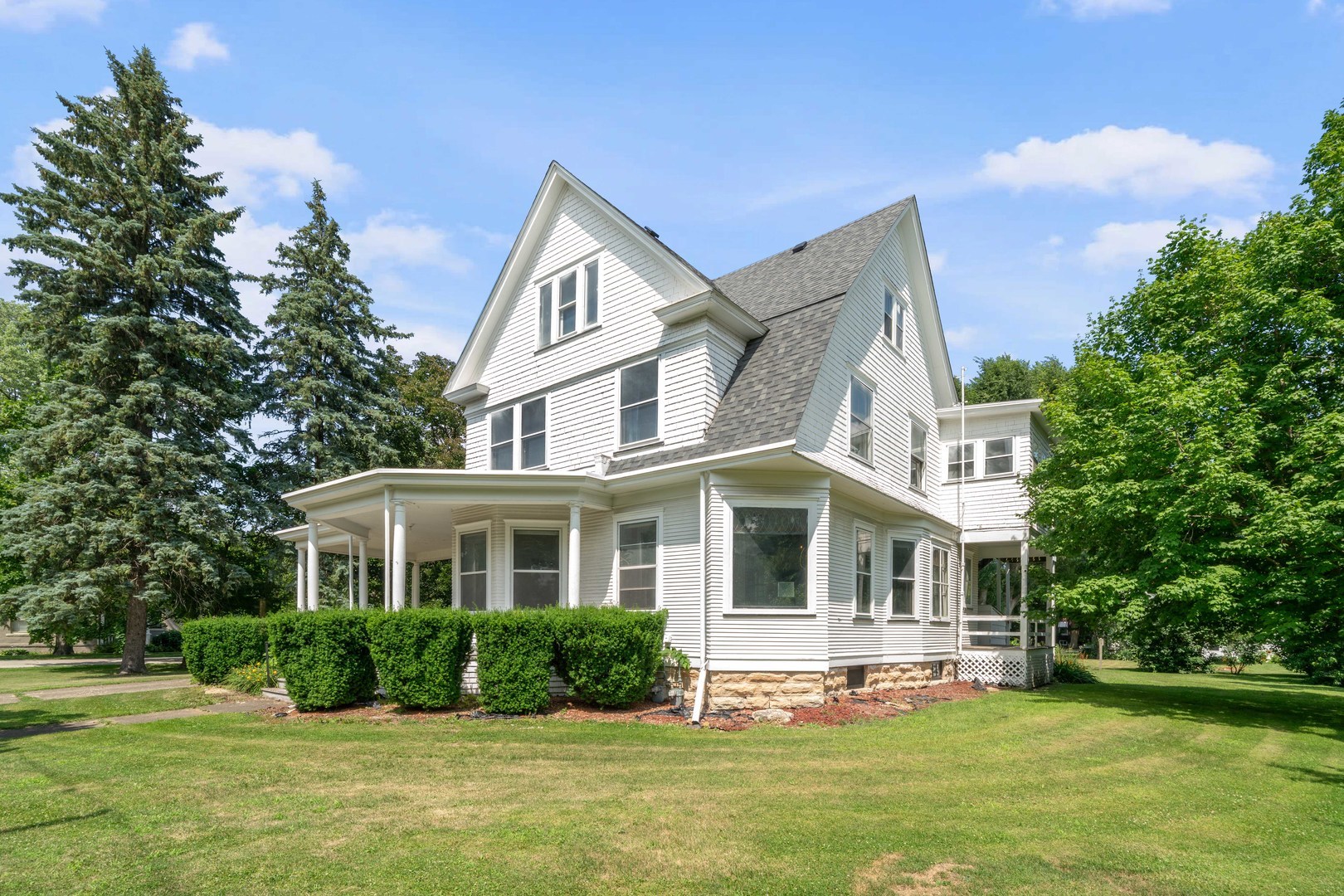 205 S Gage Street, Somonauk, IL 60552