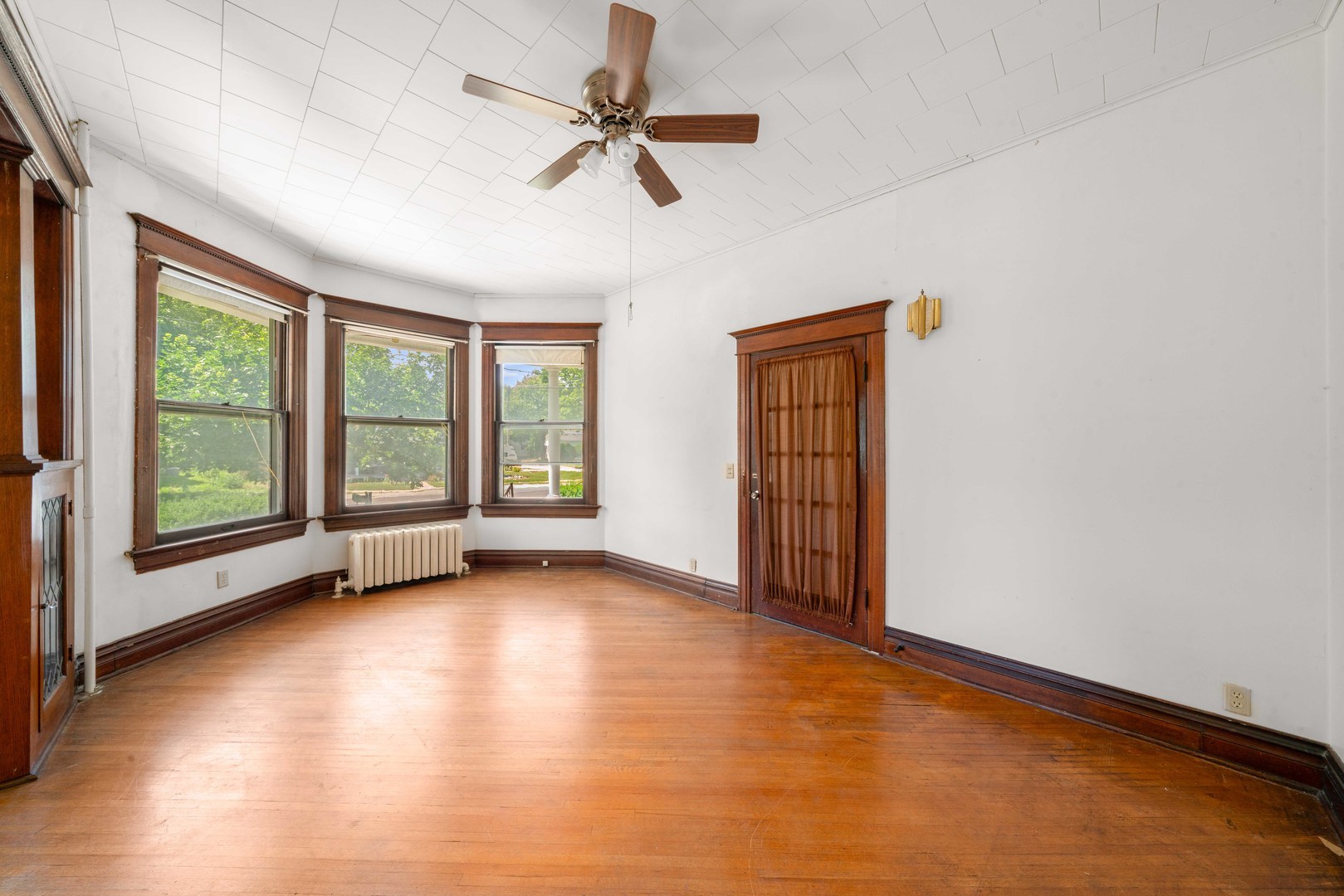 205 S Gage Street, Somonauk, IL 60552