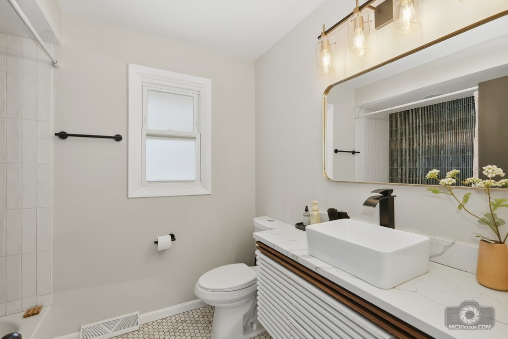 9930 La Reina Court, Orland Park, IL 60462