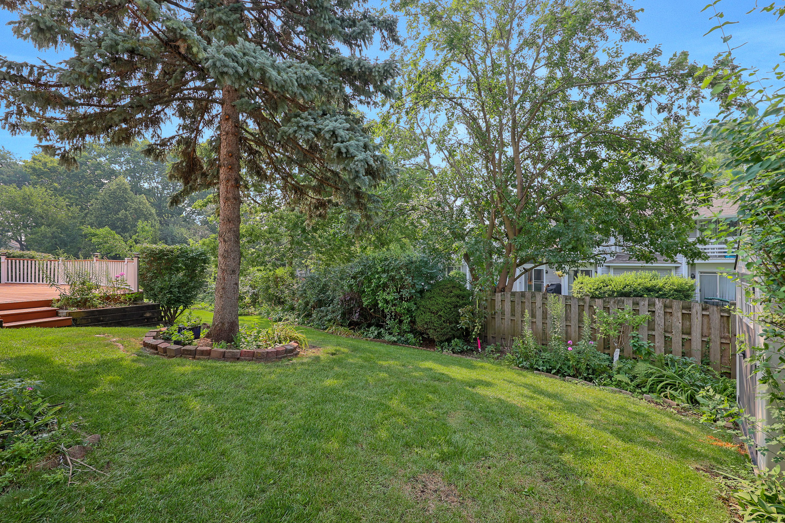 1356 Larchmont Drive, Buffalo Grove, IL 60089