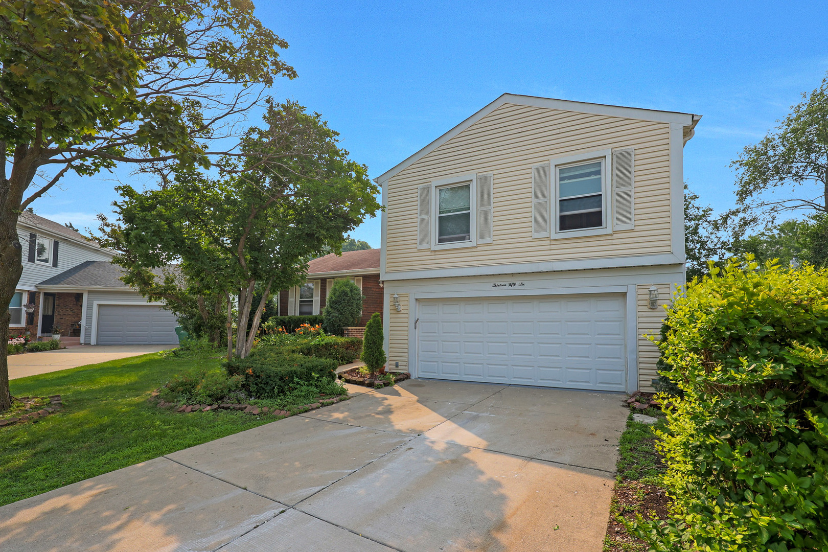 1356 Larchmont Drive, Buffalo Grove, IL 60089