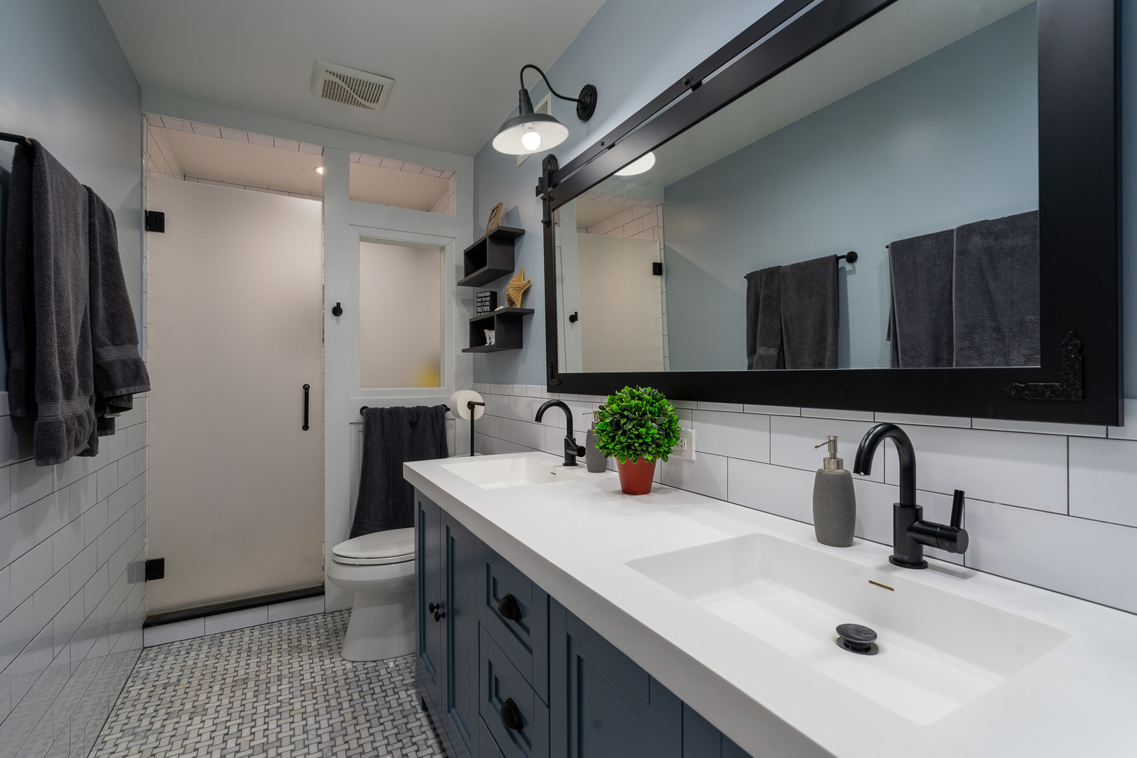 12165 W Castle Drive, Mokena, IL 60448