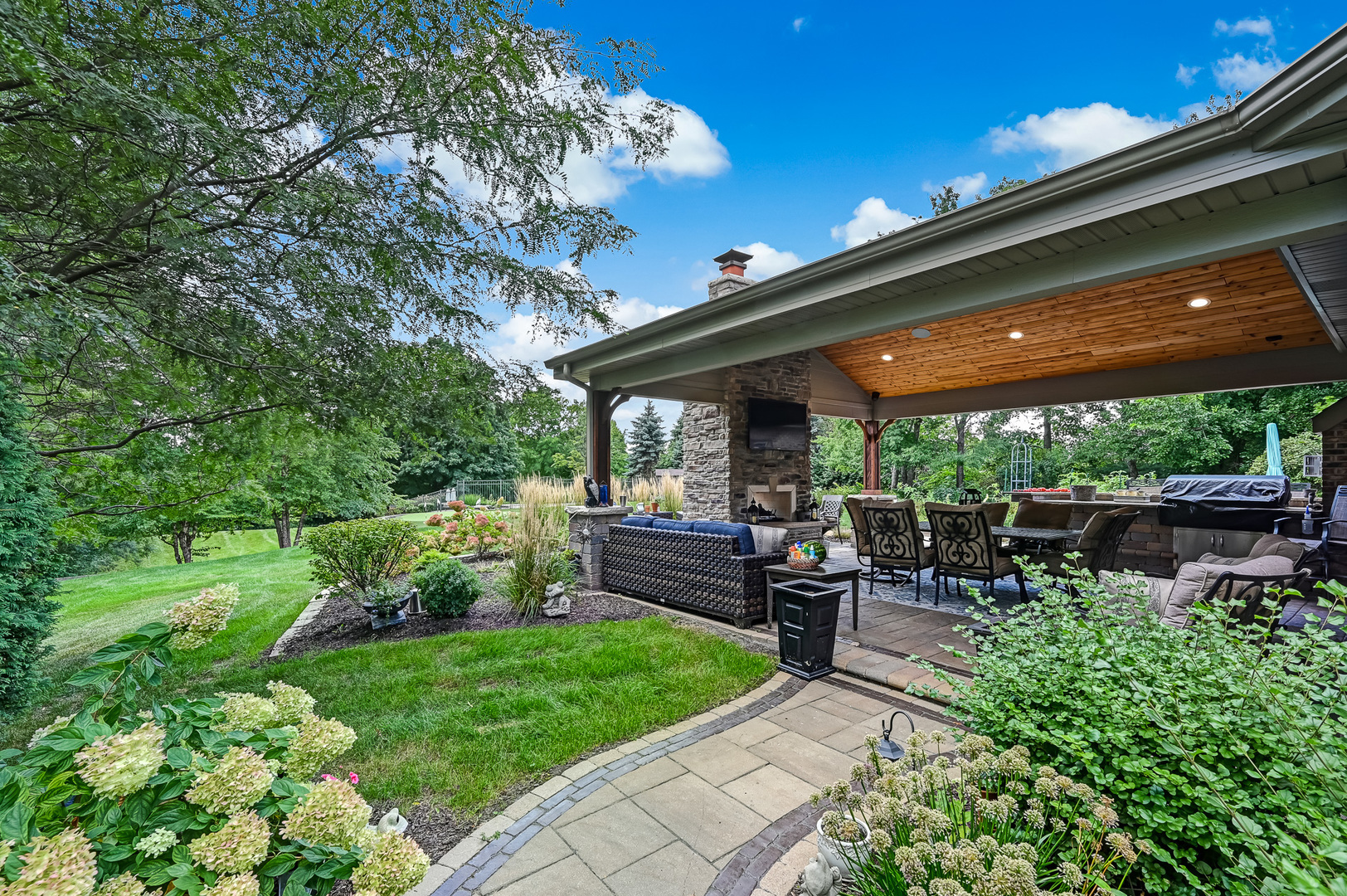 12165 W Castle Drive, Mokena, IL 60448