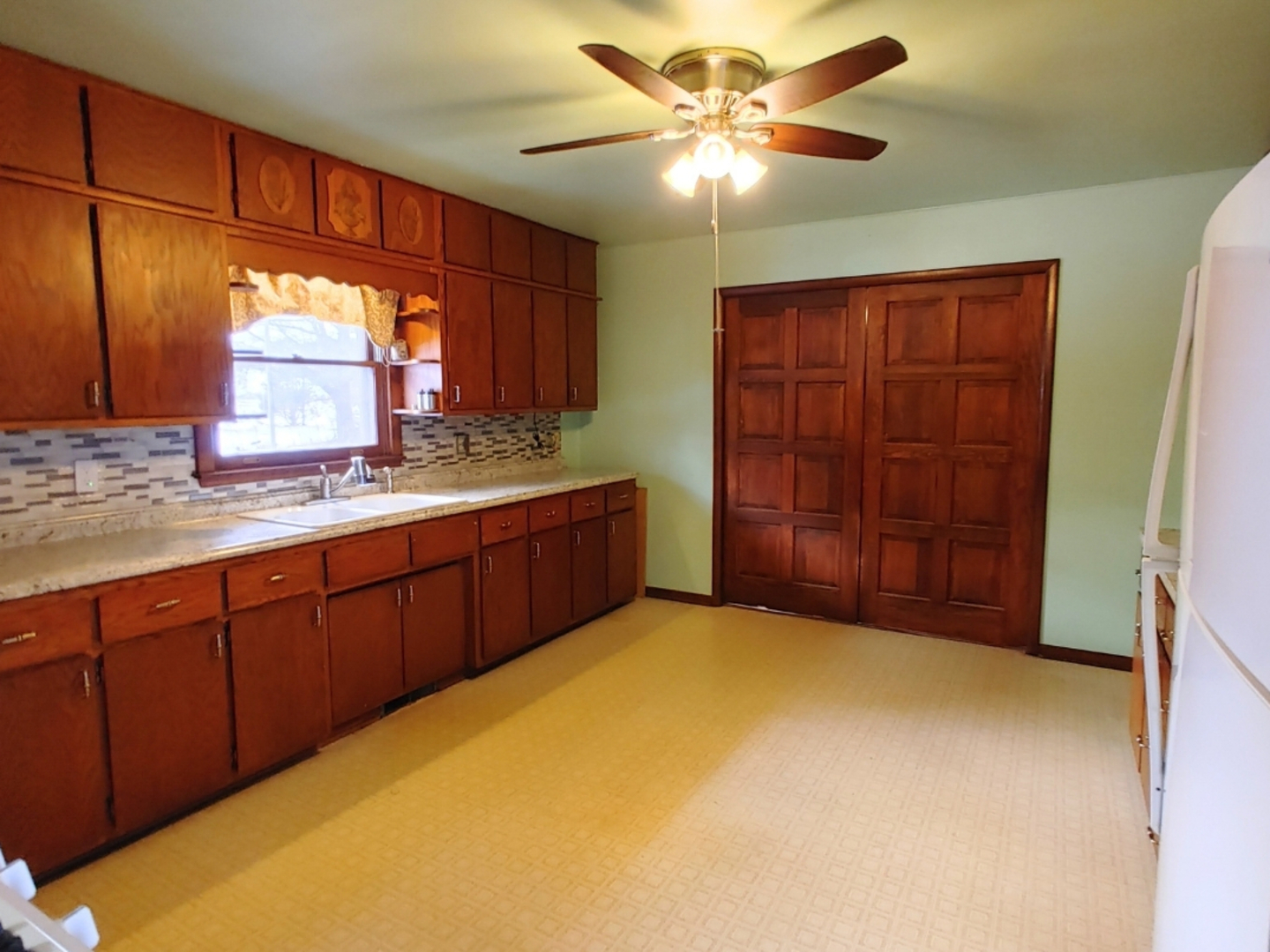 2585 S Jugtown Road, Coal City, IL 60416