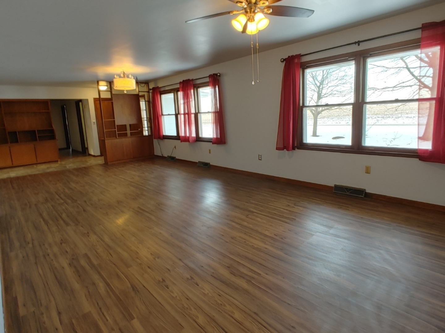 2585 S Jugtown Road, Coal City, IL 60416