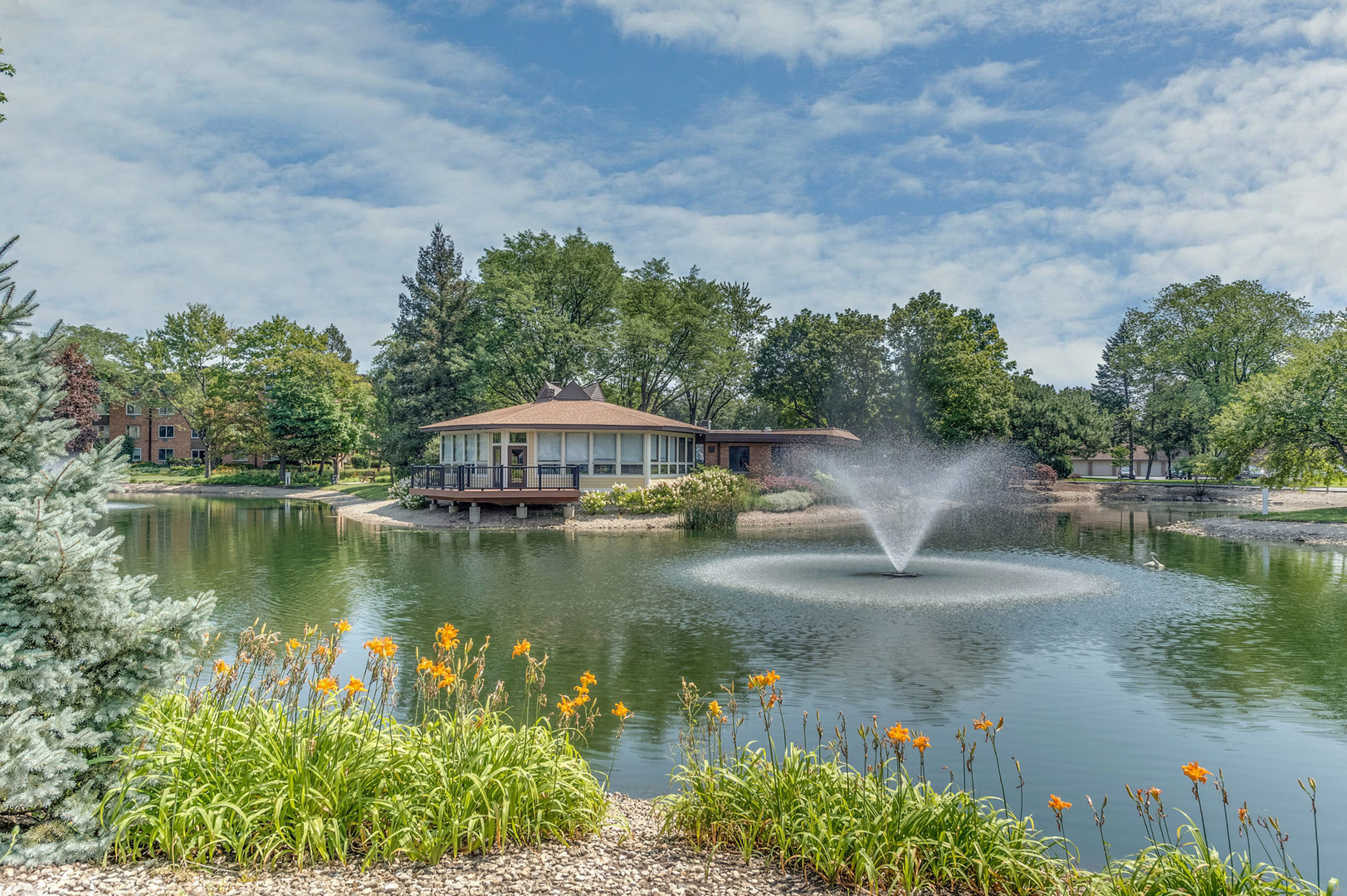 1107 S Old Wilke Road #103, Arlington Heights, IL 60005