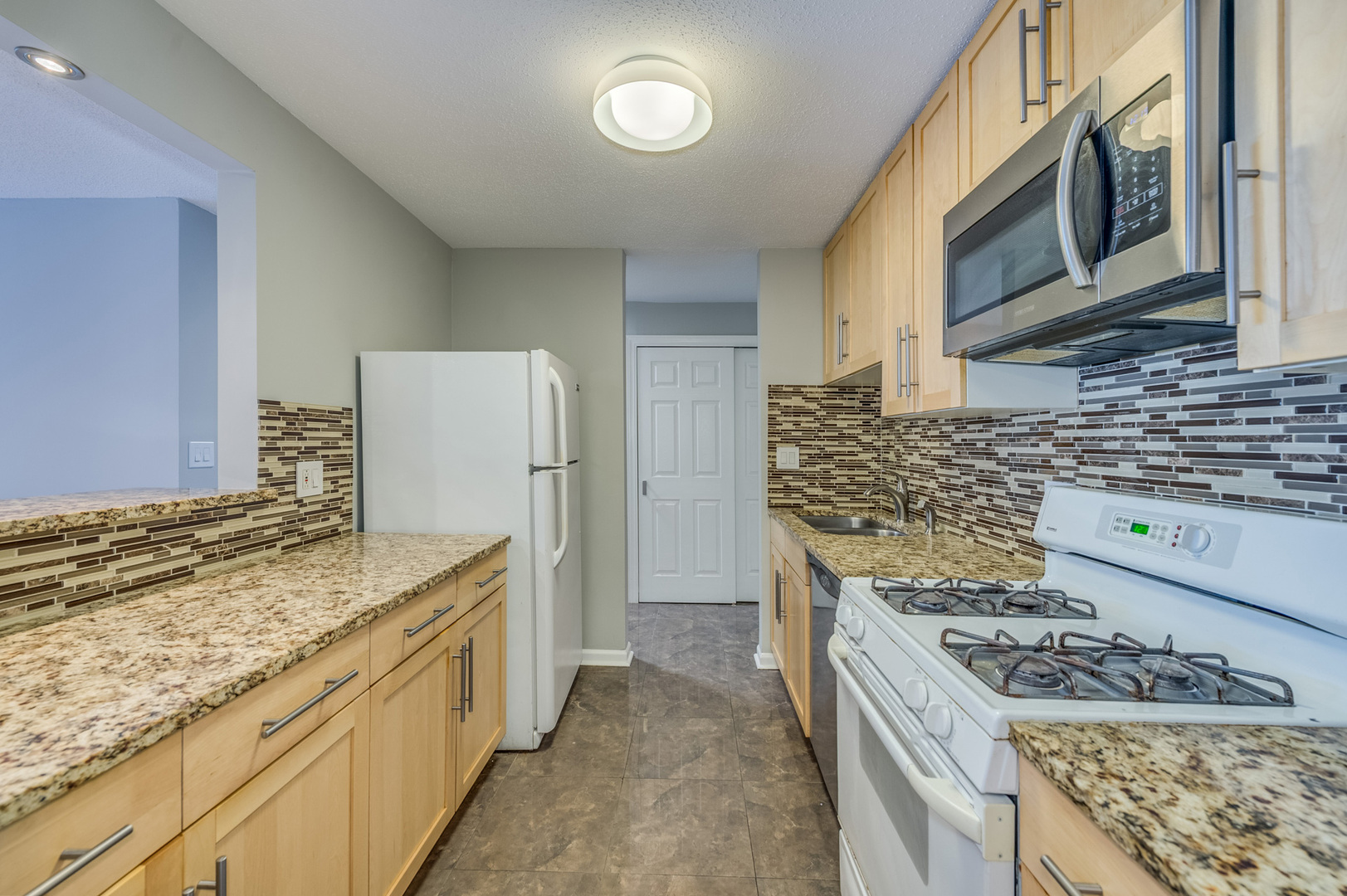 1107 S Old Wilke Road #103, Arlington Heights, IL 60005