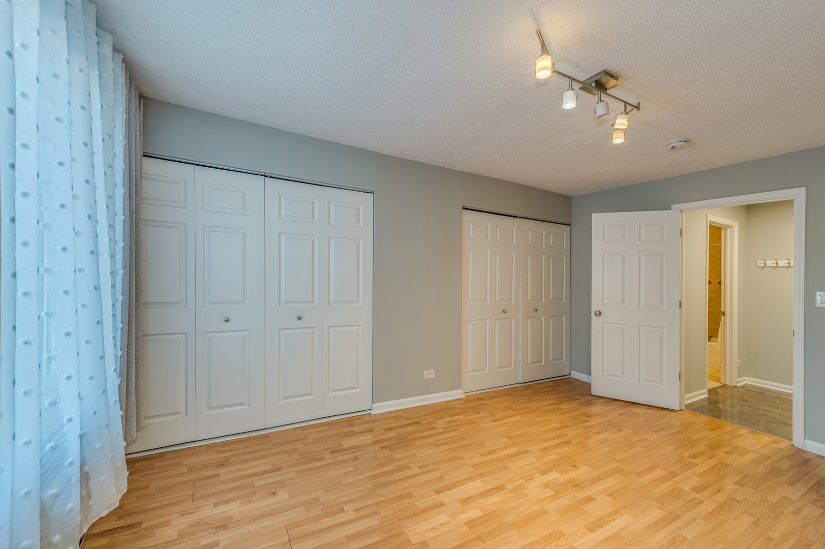 1107 S Old Wilke Road #103, Arlington Heights, IL 60005