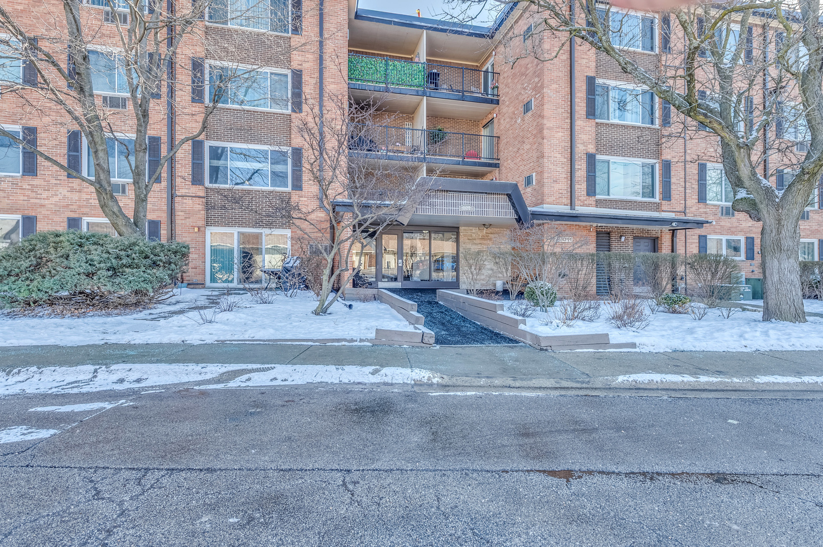 1107 S Old Wilke Road #103, Arlington Heights, IL 60005